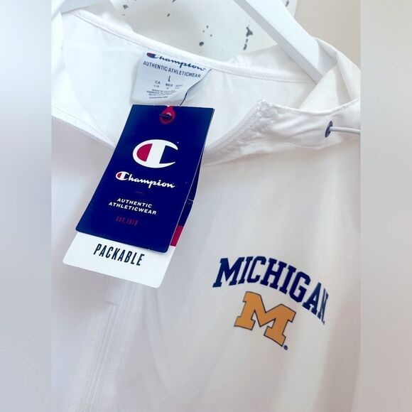 Michigan Wolverine’s White Hooded Jacket by Champion; NWT! Size Large - Picture 2 of 7
